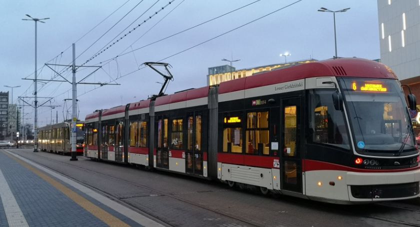 Zerwanie sieci przy Dworcu Głównym. Tramwaje jadą objazdami [AKTUALIZACJA] - Zdjęcie główne