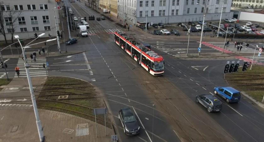 Zmiany na skrzyżowaniu ulic 3 Maja i Nowe Ogrody. Kierowcom będzie łatwiej - Zdjęcie główne