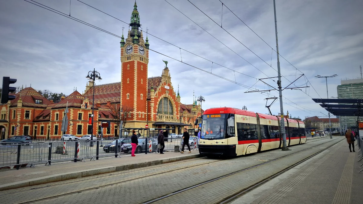 Organizacja ruchu przy Dworcu Głównym wraca do normy - Zdjęcie główne