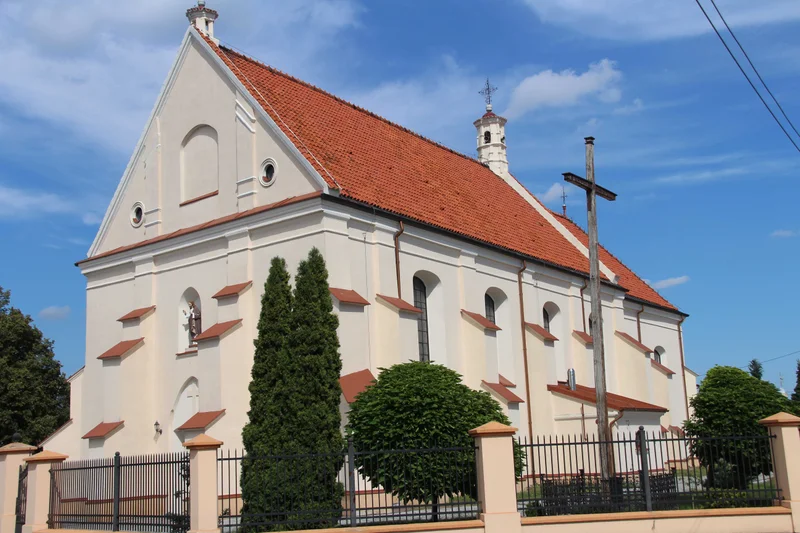 Obrazek do pytania - Jak się nazywa widoczny na zdjęciu kościół?