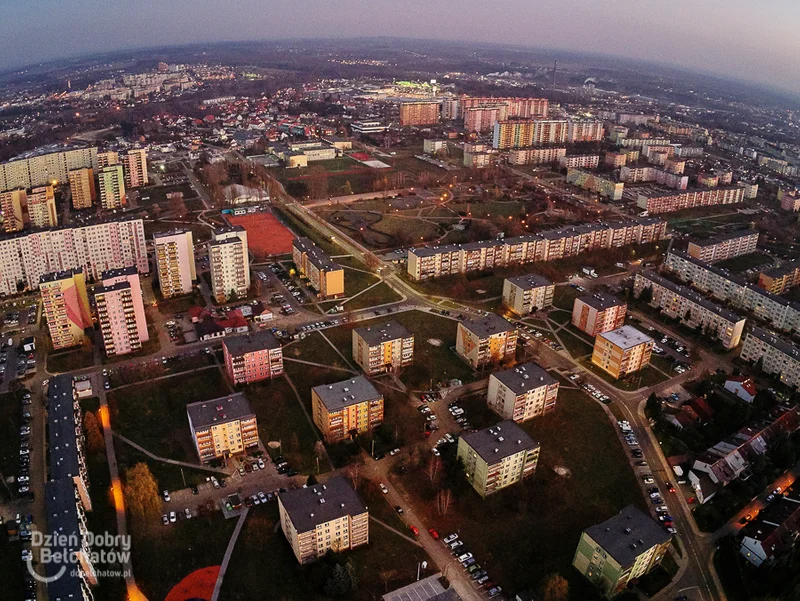 Obrazek do pytania - To zdjęcie również przedstawia bełchatowskie osiedle. Poznajecie które?