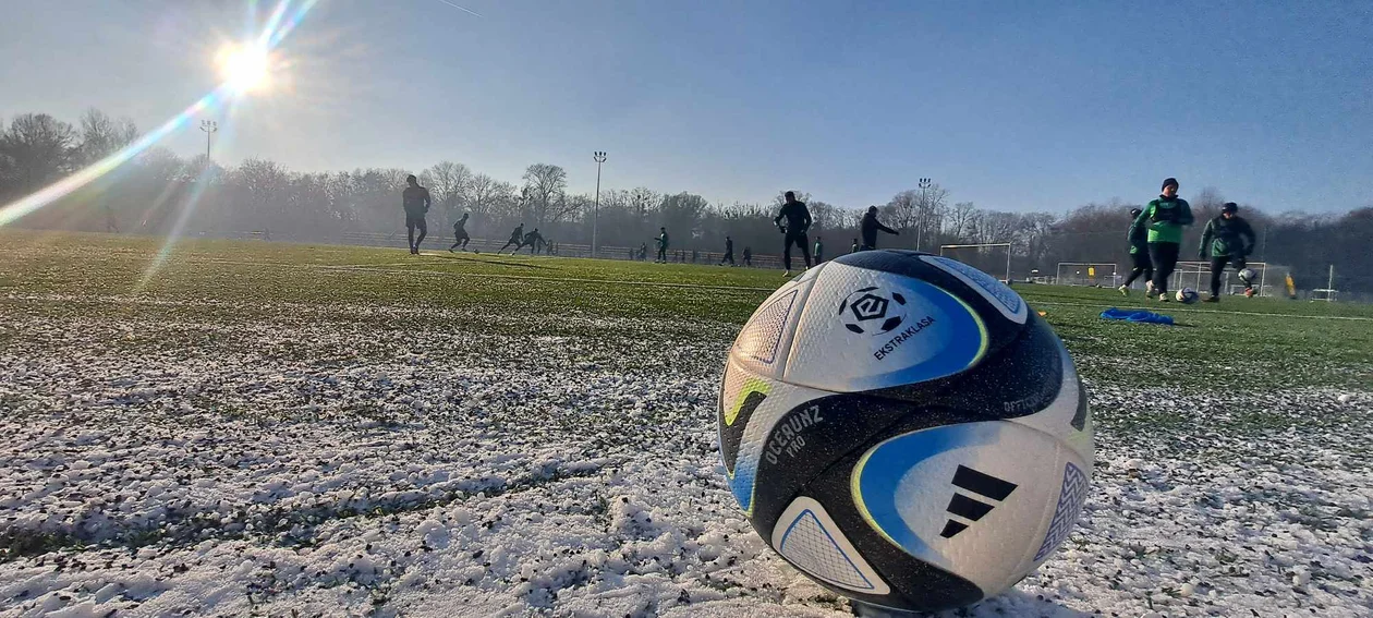 Początek przygotowań piłkarzy Warty Poznań. "Transferów raczej nie będzie" - Zdjęcie główne