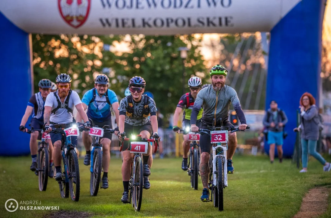 Rowerzyści ścigali się wokół Poznania. Ruszyli na trasę o 4.30 rano! - Zdjęcie główne