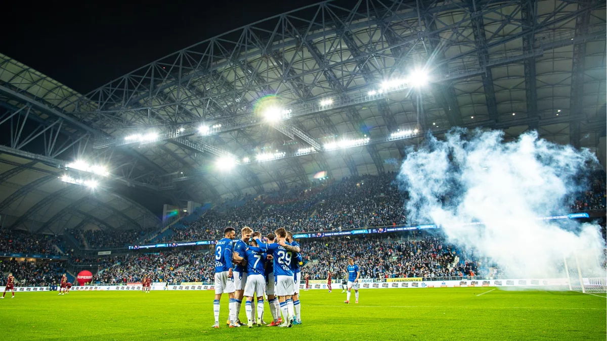 Lech Poznań po zwycięstwie z Widzewem Łódź awansował w tabeli wszech czasów! - Zdjęcie główne