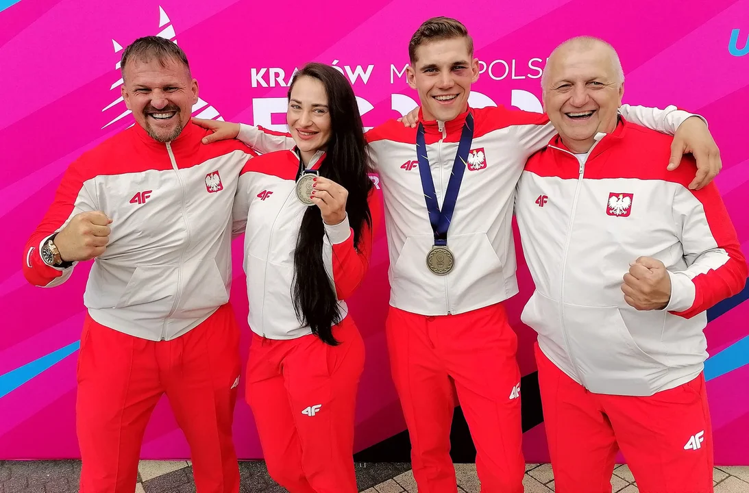 Historyczne medale kickboxerów z Poznania. "Tak długo na to czekałem." - Zdjęcie główne