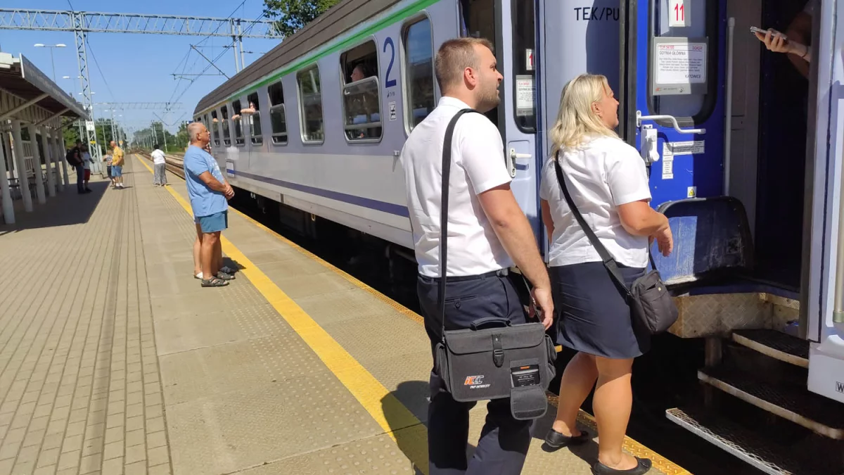 Ważne zmiany dla emerytów podróżujących koleją. Ulga kolejowa 2025 – PKP Intercity, POLREGIO - Zdjęcie główne