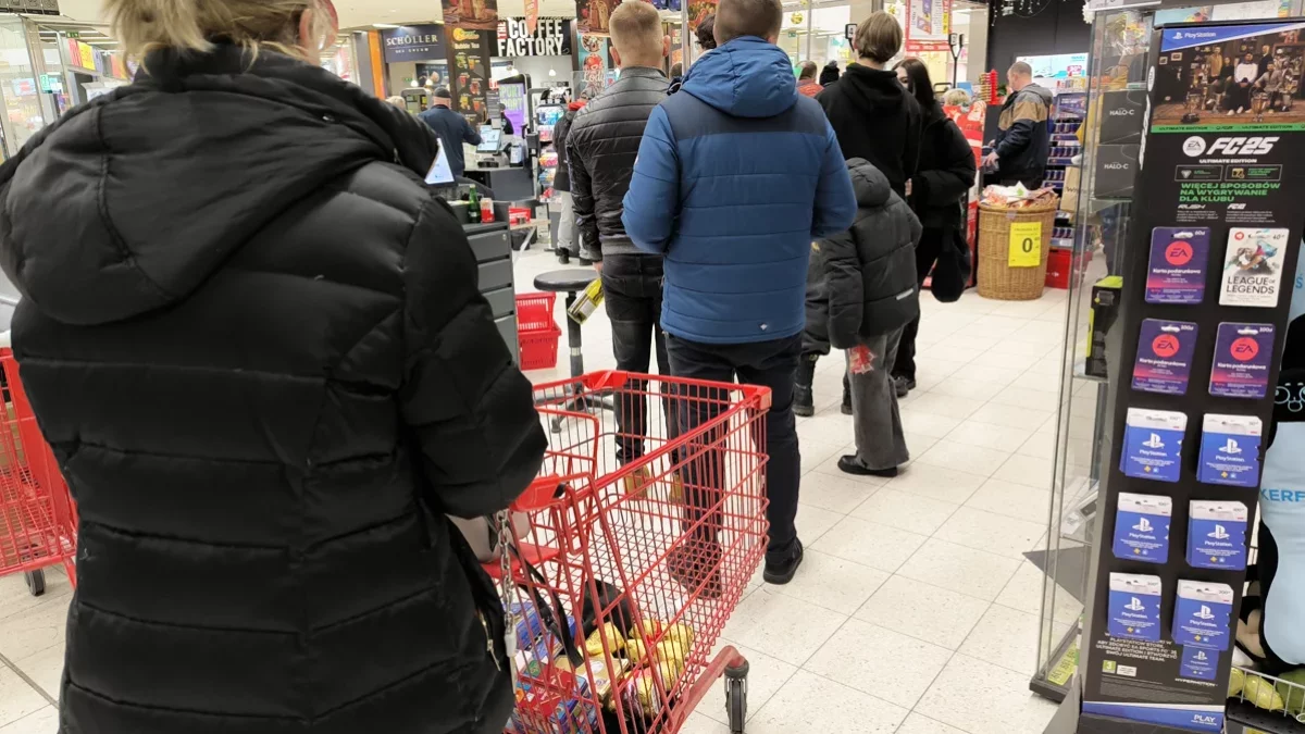 Do której sklepy są otwarte w Wigilię? Jak działają Lidl, Biedronka i inne markety? - Zdjęcie główne