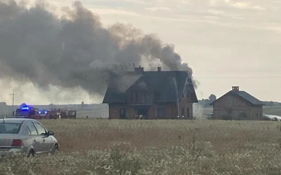 Pożar wyrządził ogromne szkody. Rodzina straciła dorobek życia - Zdjęcie główne