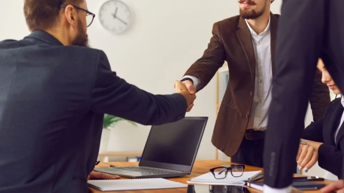 Castorama szuka pracowników, kusi oryginalnym bonusem. Na jakie stanowiska nabór?