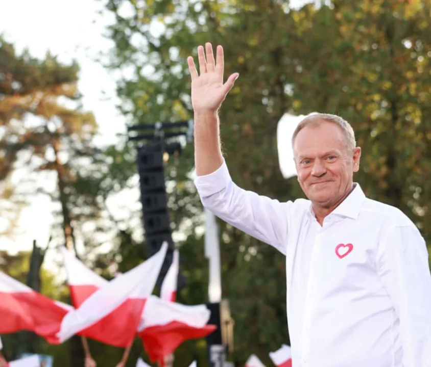 Donald Tusk w Piotrkowie. Lider PO odniósł się m.in. do tragicznego wypadku na A1 - Zdjęcie główne