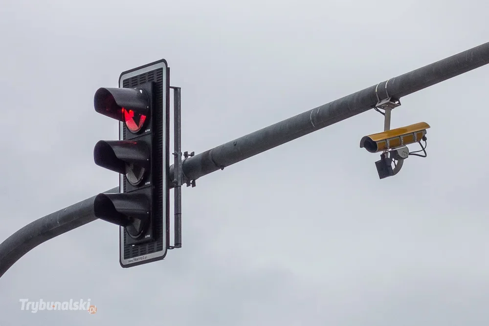 System Red Light zbiera żniwo. Gdzie piotrkowianie narażeni są na mandat? - Zdjęcie główne