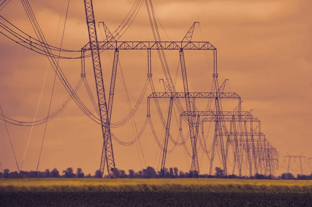 PGE ostrzega mieszkańców Piotrkowa i powiatu. Mieszkańcy nie będą mieli prądu - Zdjęcie główne