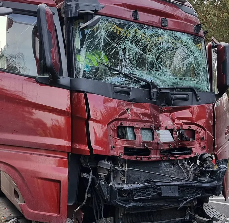 Zderzenie trzech aut w powiecie piotrkowskim [FOTO] - Zdjęcie główne