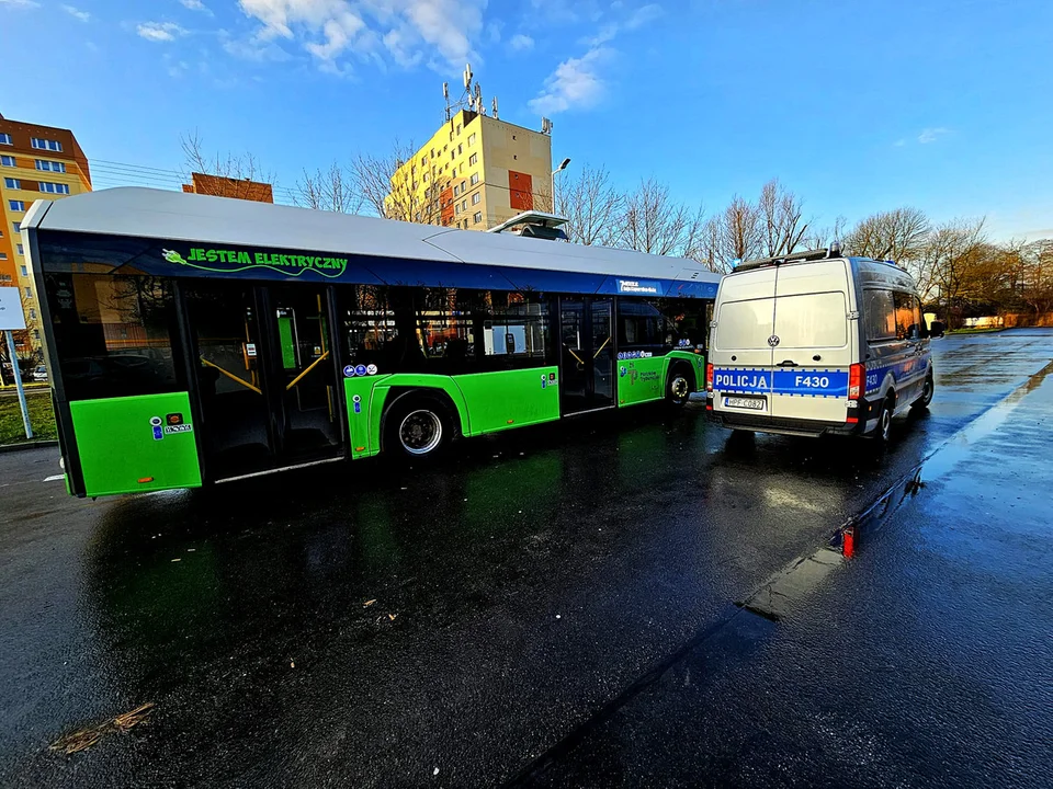 Kierowcy nagminnie łamią przepisy? Policjanci wystawili 45 mandatów i ponad 50 pouczeń - Zdjęcie główne