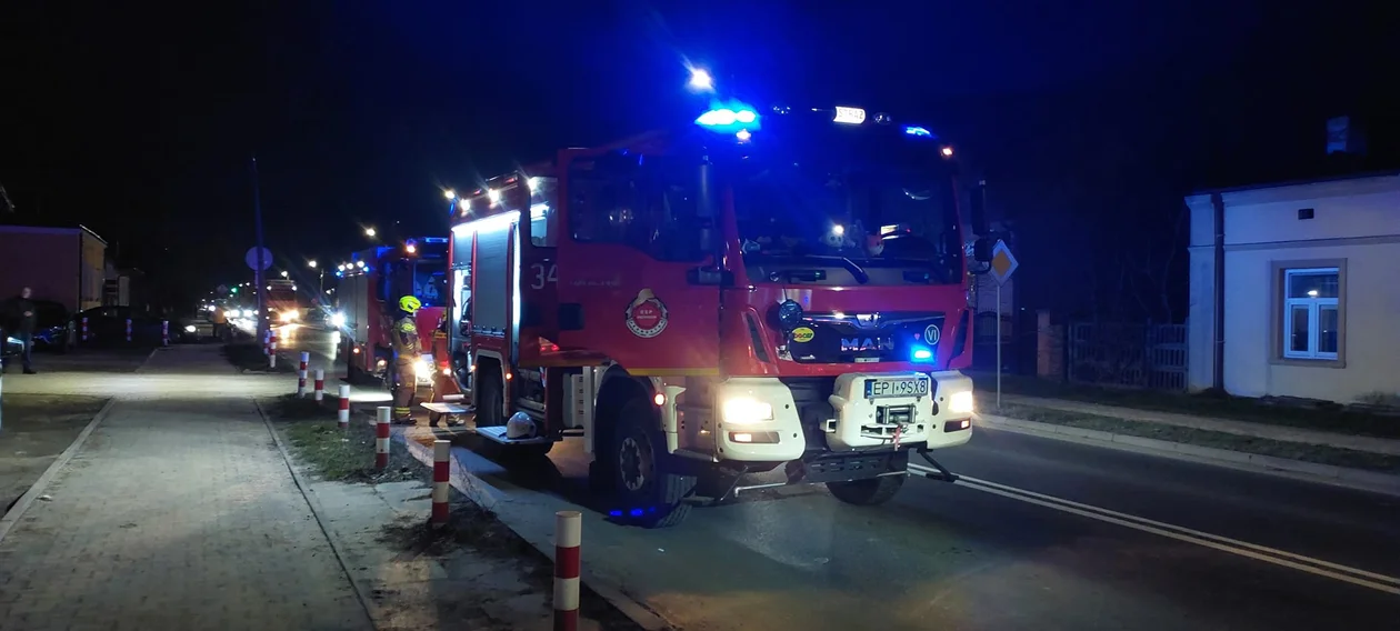 Pożar w kotłowni w powiecie piotrkowskim. Na miejscu cztery zastępy straży pożarnej - Zdjęcie główne