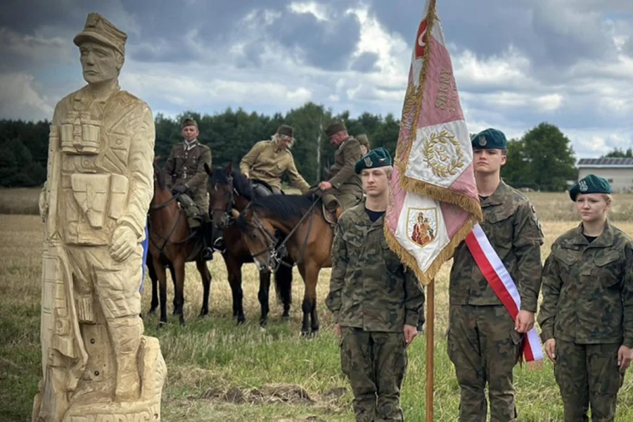 80. rocznica Akcji „Burza”. W powiecie piotrkowskim oddali hołd bohaterom [ZDJĘCIA] - Zdjęcie główne