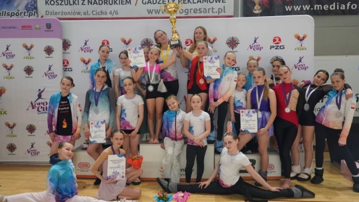 Medalowy popis Piotrkowianek! Nasze akrobatki na podium