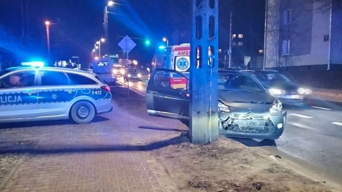 Mogło dojść do tragedii. Kompletnie pijany kierowca wjechał w słup