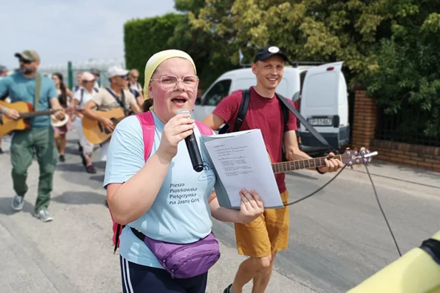 Pielgrzymi wyruszą z powiatu piotrkowskiego. W dwa dni przejdą ponad 100 kilometrów - Zdjęcie główne