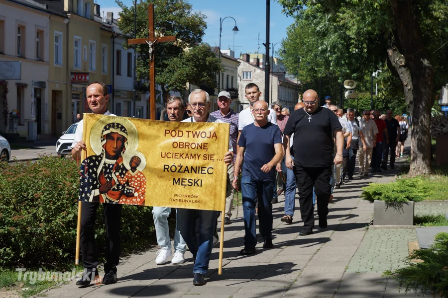 64. Męski Różaniec przeszedł ulicami Piotrkowa [ZDJĘCIA] - Zdjęcie główne