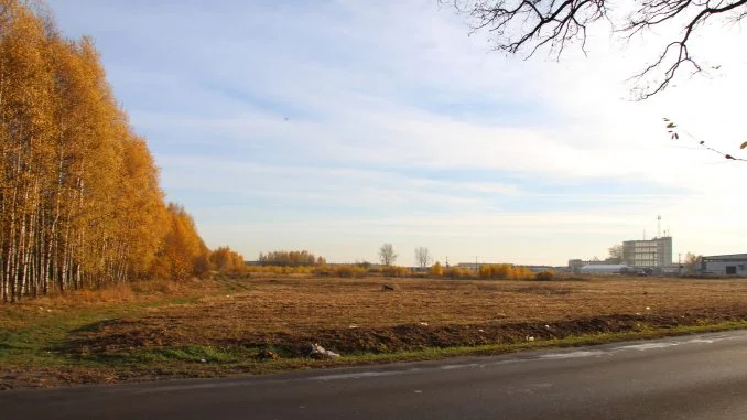 Jest działka na sprzedaż. Cena wywoławcza przekracza milion! - Zdjęcie główne