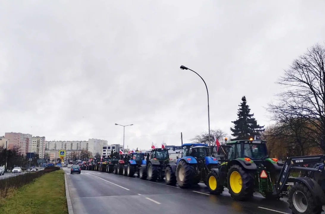 Kolejny dzień protestów rolników. Gdzie jechać, aby ominąć korki? - Zdjęcie główne