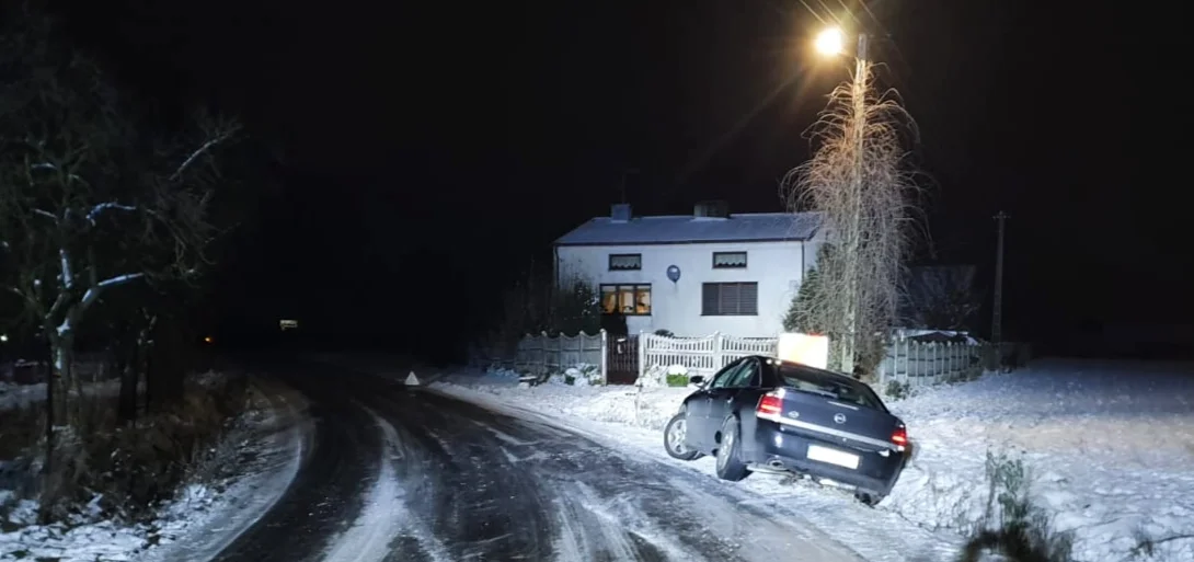 Czołówka w regionie. Uwaga kierowcy, trudne warunki na drogach! - Zdjęcie główne