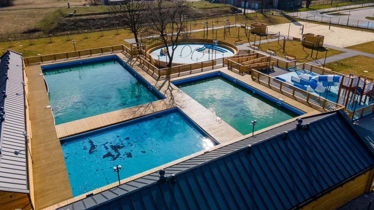 Ile osób odwiedziło odkryte baseny w Piotrkowie?