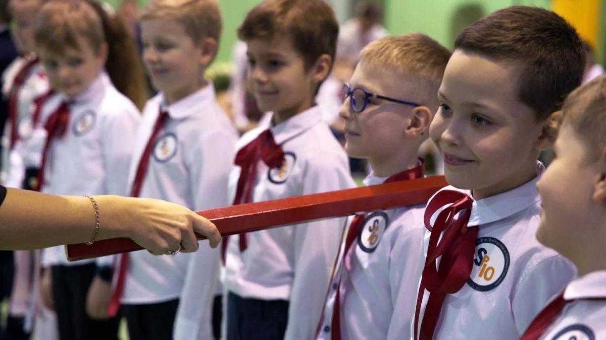 Wyjątkowy dzień dla małych piotrkowian. Złożyli bardzo ważną przysięgę [ZDJĘCIA] - Zdjęcie główne