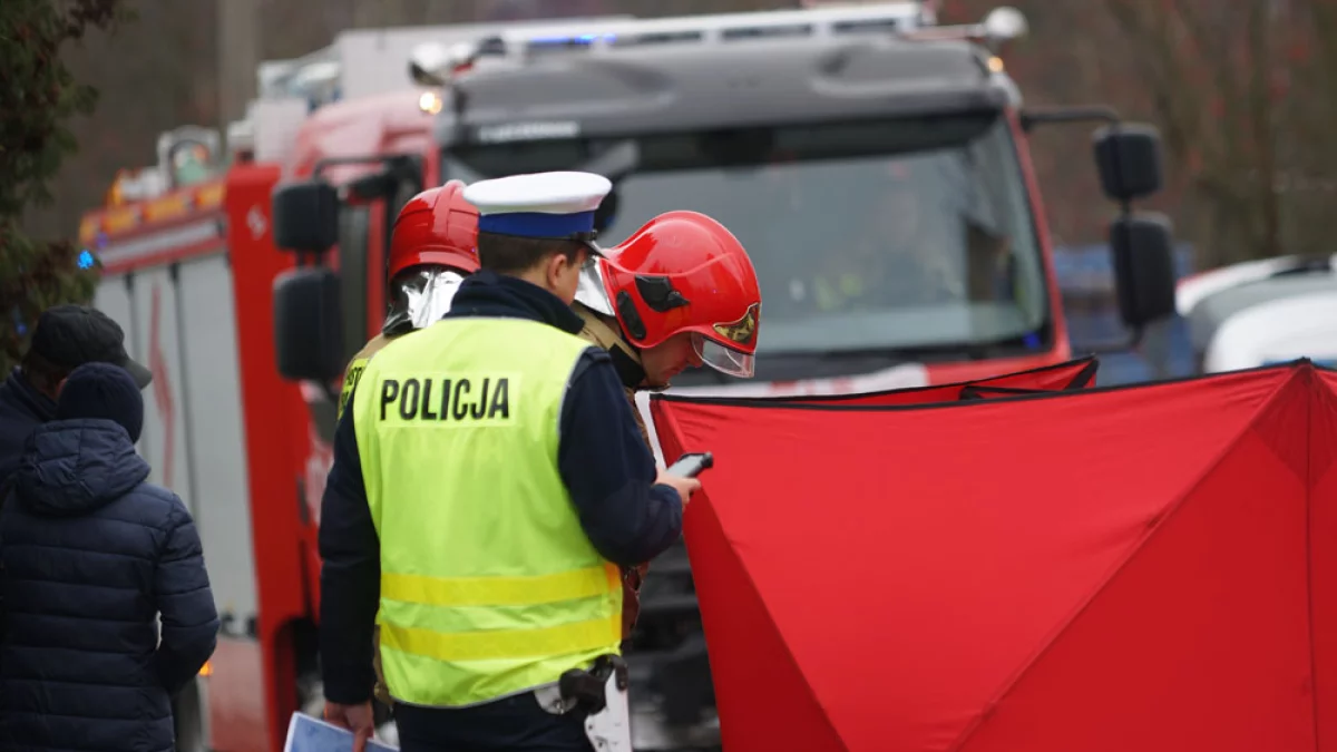 Mężczyzna przysypany w wykopie. Tragedia w regionie - Zdjęcie główne