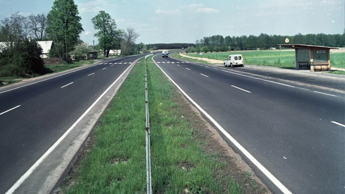 Pięć lat temu przestała istnieć. Droga przez Piotrków miała być pierwszą autostradą PRL [ZDJĘCIA]