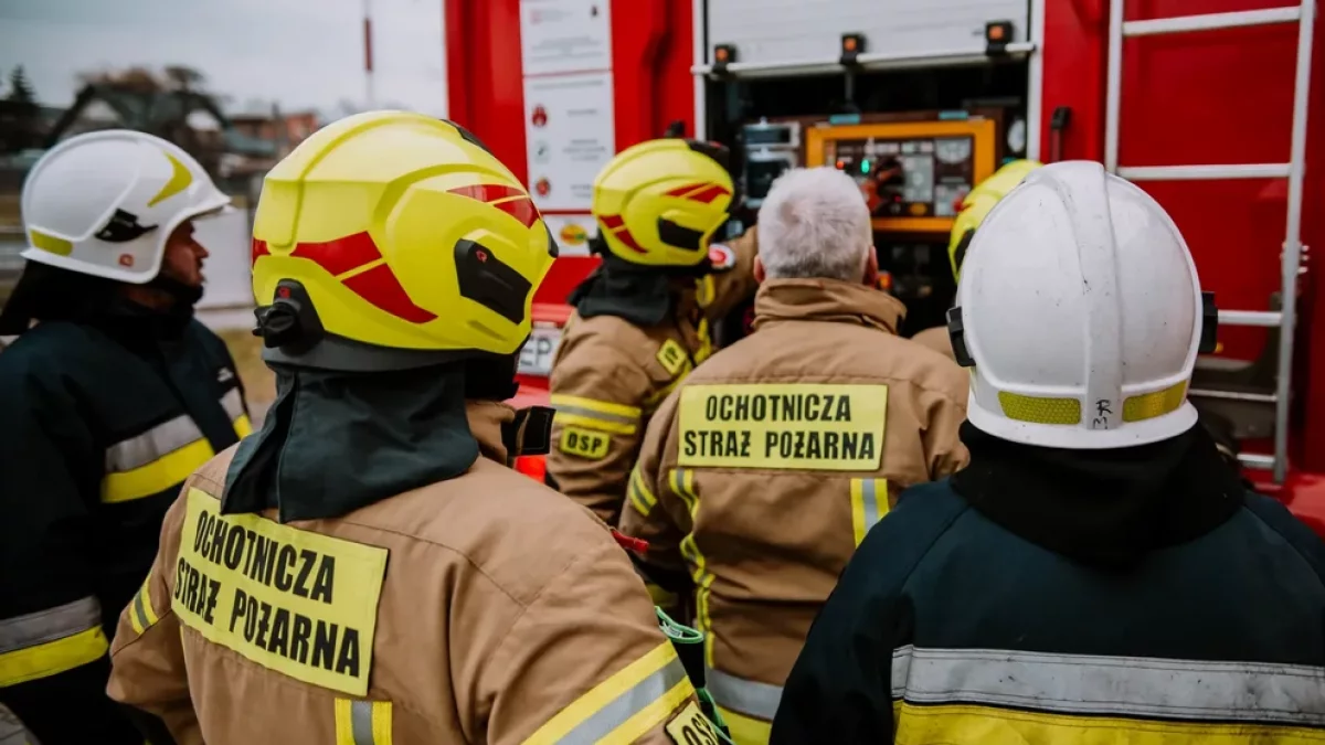 Piotrkowscy strażacy zarobią więcej. Sprawdź, o ile - Zdjęcie główne