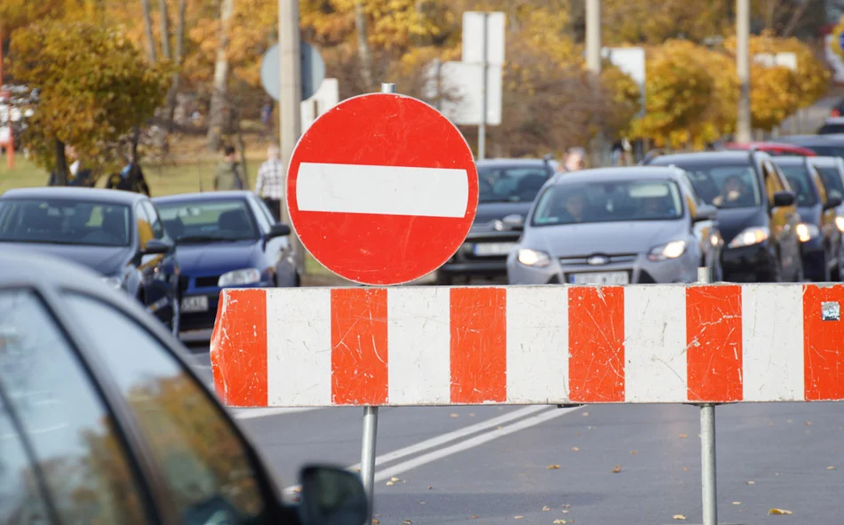 Uwaga kierowcy! Drogi w centrum Piotrkowa będą nieprzejezdne. Zmienią się trasy kursów MZK - Zdjęcie główne