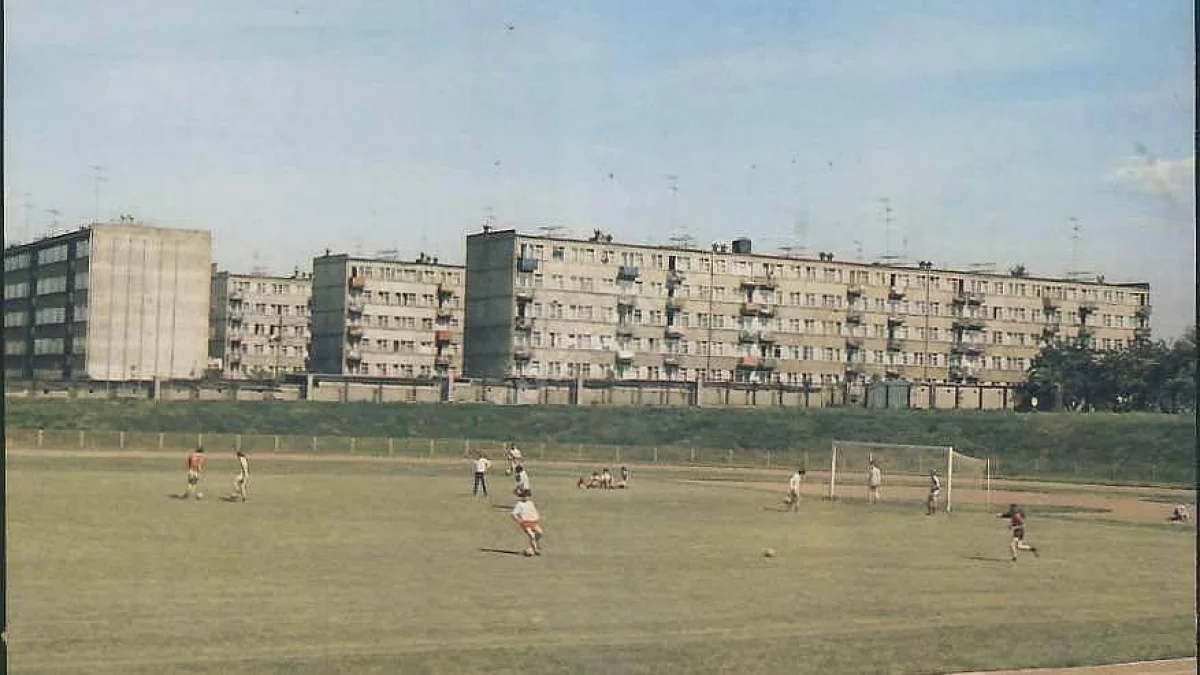 Stadion w Piotrkowie nie przetrwał próby czasu. Od XXXV-lecia PRL do Piotrkovii Ptak [ZDJĘCIA]