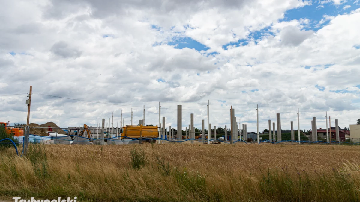 Rośnie nowy park handlowy w Łódzkiem przy A1. Będą nowe sklepy i miejsca pracy [ZDJĘCIA]