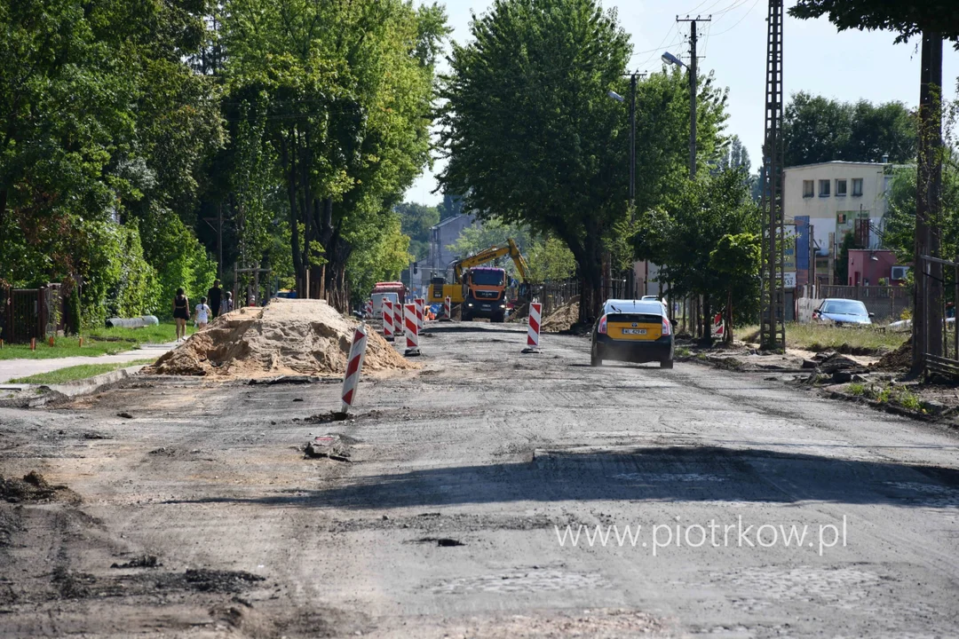 Zdarli asfalt na piotrkowskiej ulicy. Co dalej? - Zdjęcie główne