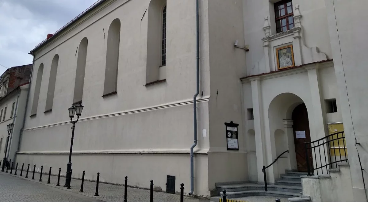 Kościół dawniej działał pod wezwaniem św. Katarzyny Sieneńskiej. Jest tu piotrkowski obraz Matki Bożej Śnieżnej [ZDJĘCIA] - Zdjęcie główne