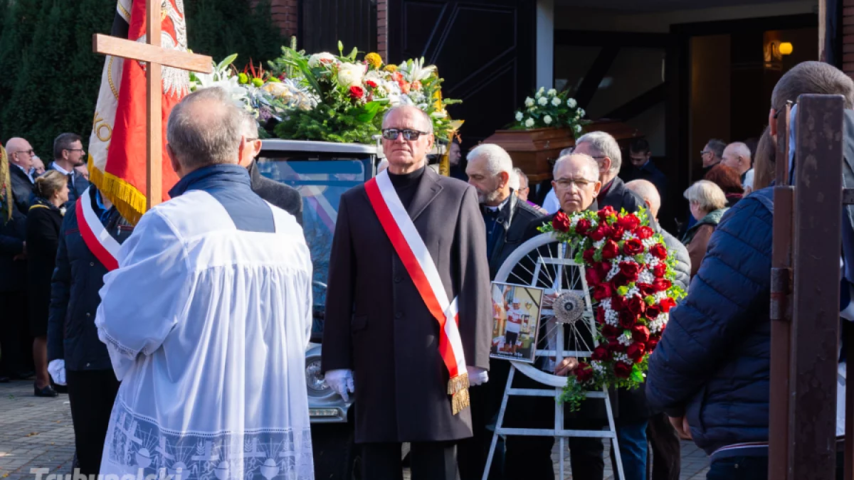 Piotrkowianie pożegnali wybitnego kolarza. Pogrzeb Ireneusza Matyszewskiego [ZDJĘCIA] - Zdjęcie główne