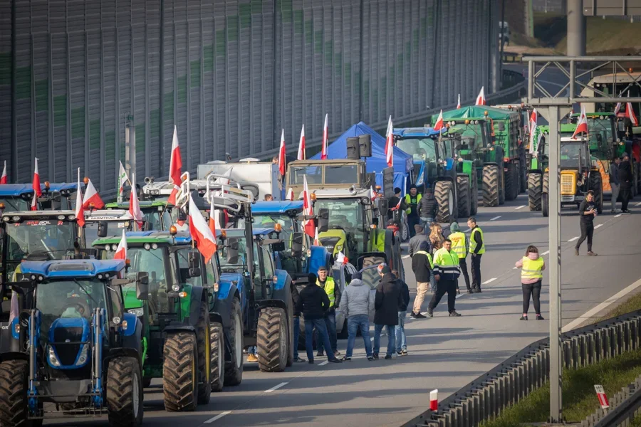 Rolnicy z Piotrkowa pojadą protestować do Brukseli - Zdjęcie główne