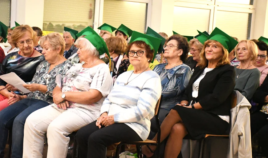 Seniorzy rozpoczęli naukę. UTW ma ponad 200 słuchaczy - Zdjęcie główne