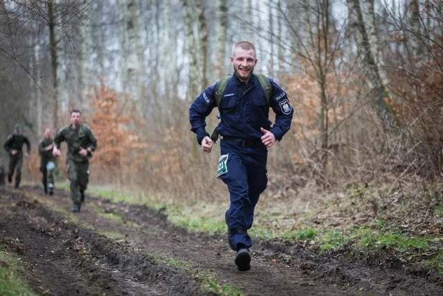 Piotrkowski policjant ukończył ekstremalny bieg. Pokonał blisko 200 kilometrów! - Zdjęcie główne