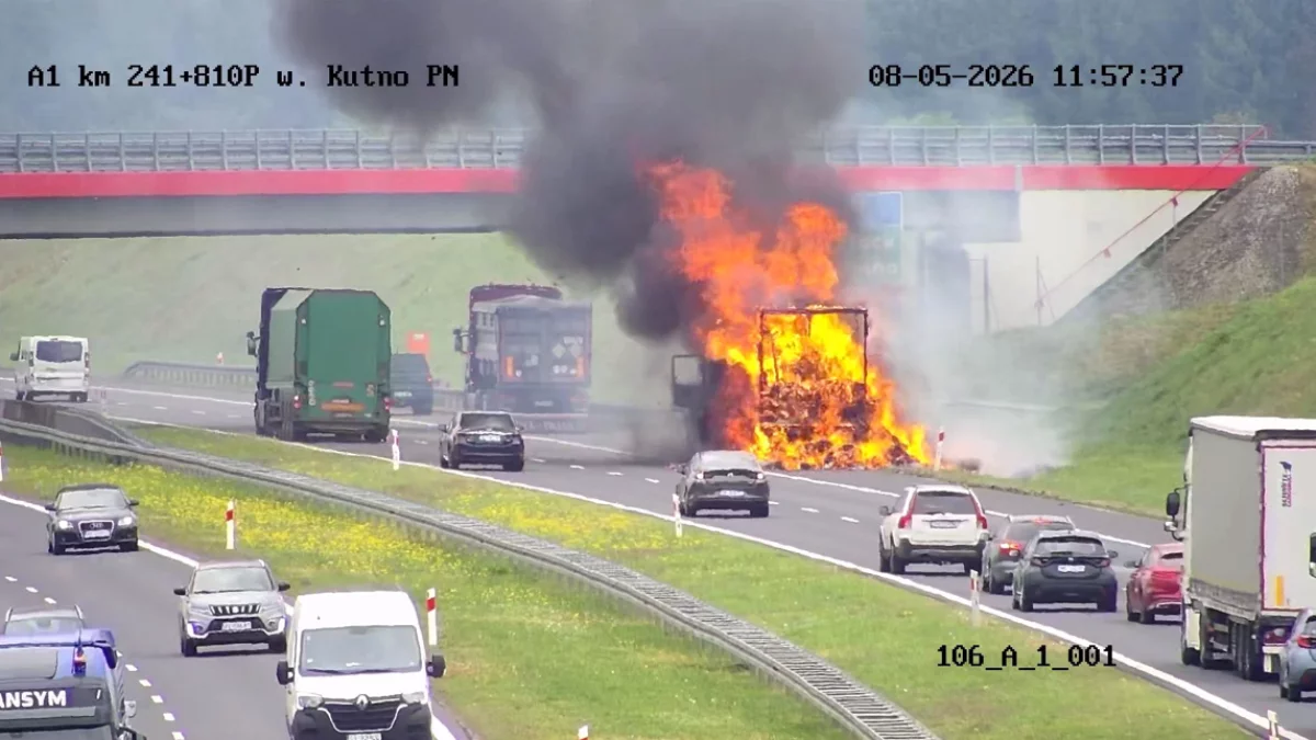 Uwaga kierowcy, autostrada A1 zablokowana! W ogniu stanęła ciężarówka