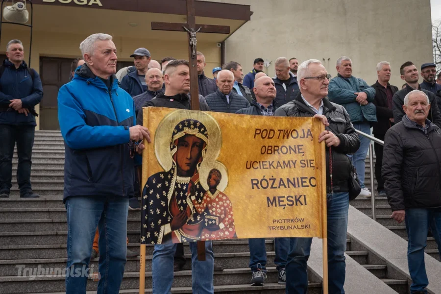 Przejdą ulicami miasta po raz 66. Męski Publiczny Różaniec w Piotrkowie - Zdjęcie główne