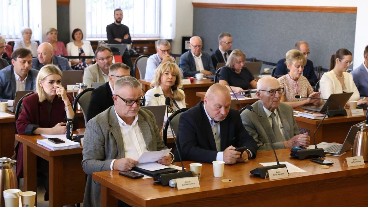 Podwyżka dla prezydenta Piotrkowa? Radni zdecydowali