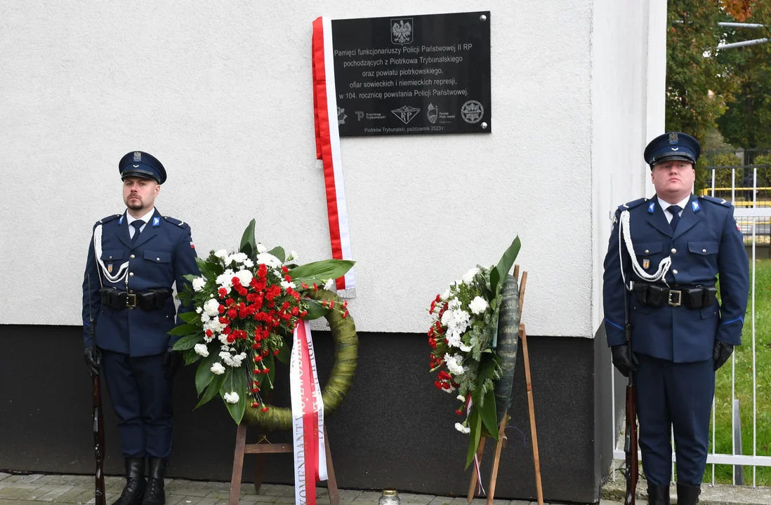 Uczcili pamięć zamordowanych policjantów - Zdjęcie główne