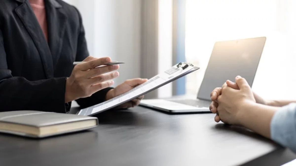 Urząd w Piotrkowie poszukuje pracownika. Wynagrodzenie to prawie 7 tysięcy