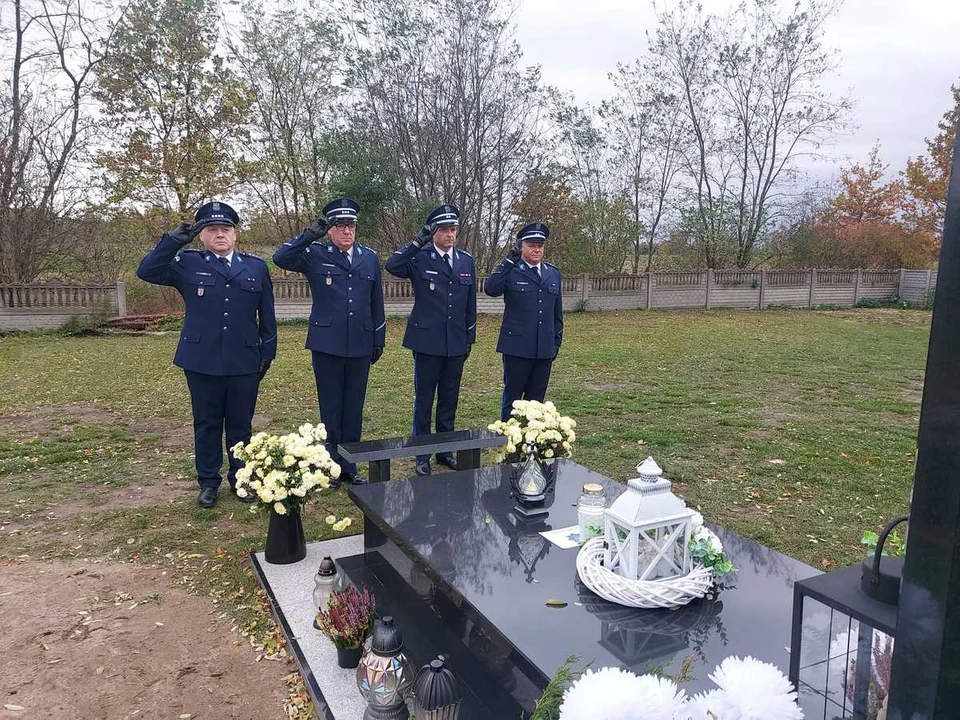 Oddali hołd zmarłym policjantom - Zdjęcie główne