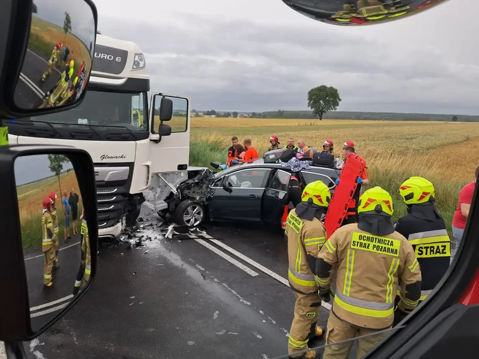 Wypadek na DK12. Dwie osoby trafiły do szpitala - Zdjęcie główne