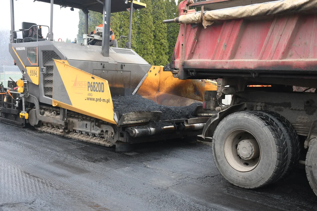 Roboty na piotrkowskich ulicach. Gdzie występują utrudnienia w ruchu? - Zdjęcie główne