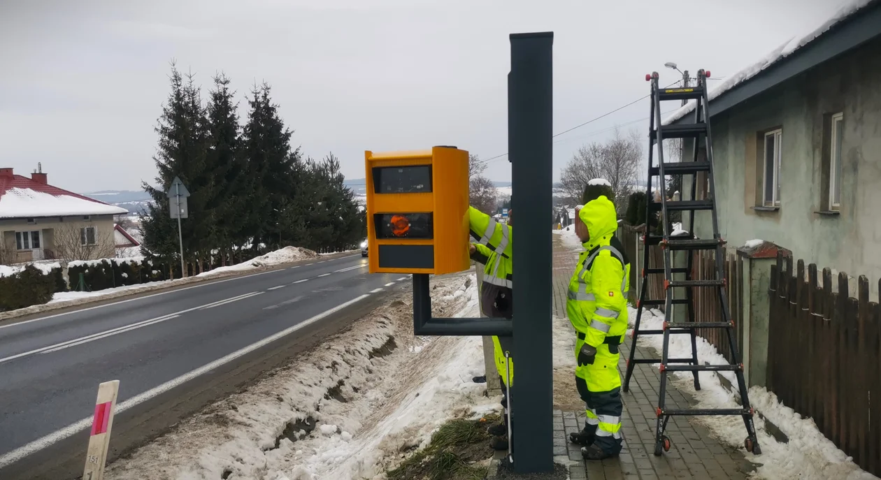 Nie tylko system Red Light. Również fotoradary "koszą" kierowców. Gdzie je mijamy w naszym regionie? - Zdjęcie główne